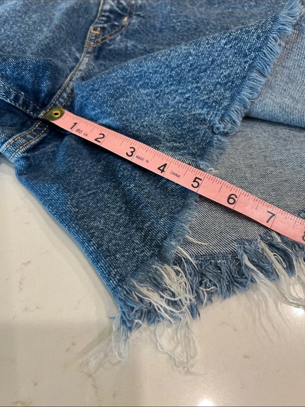 H&M High Waisted Denim Shorts Raw Hem Distressed Medium Wash Size 8 - Picture 8 of 8